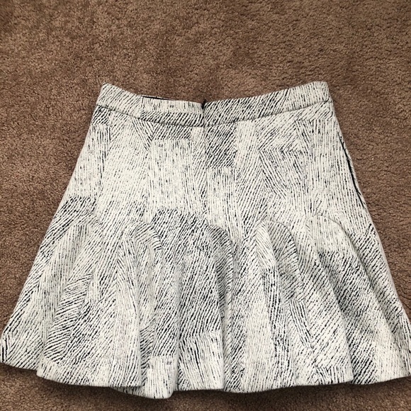 Banana republic flirty fun skirt NWOT - Picture 4 of 8